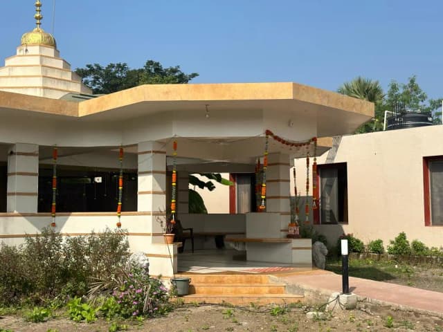 Temple with accessible pathway